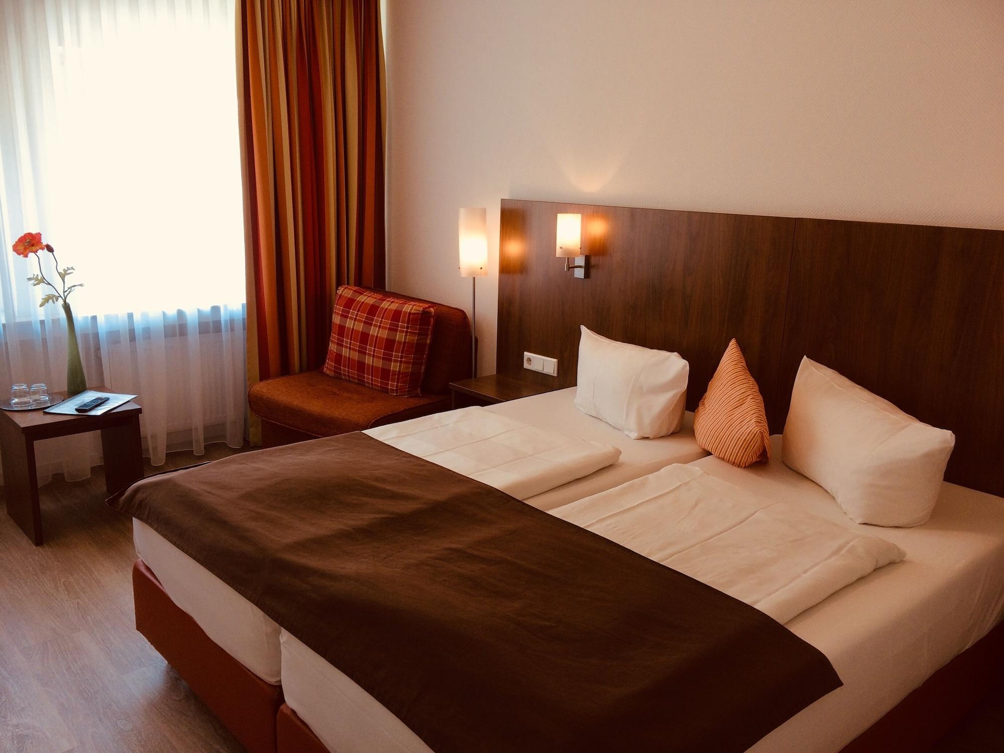 Triton Hotel Koln Bagian luar foto